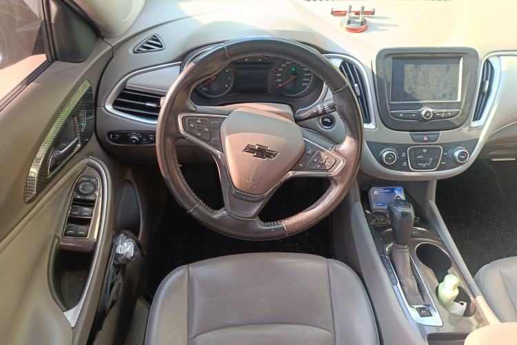 Used Chevrolet Malibu XL 2018 530T Automatic Luxury Edition Steering Wheel