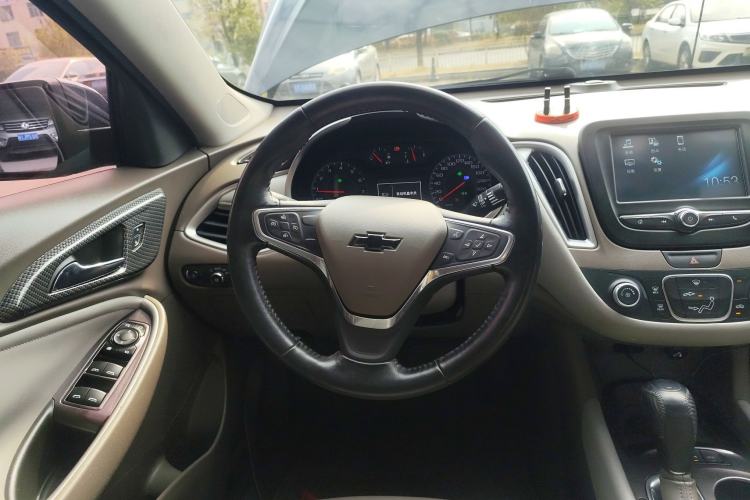 Used Chevrolet Malibu XL 2018 530T Automatic Luxury Edition Steering Wheel