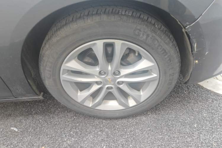 Used Chevrolet Malibu XL 2018 530T Automatic RuiChi Edition Right Front Wheel Hub