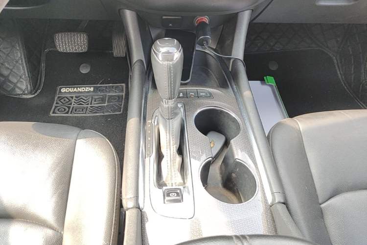 Used Chevrolet Malibu XL 2018 530T Automatic RuiChi Edition Gear Lever