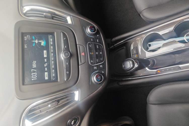 Used Chevrolet Malibu XL 2018 530T Automatic RuiChi Edition Audio And AC Panel