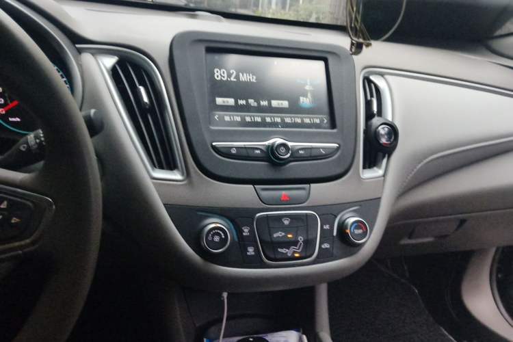 Used Chevrolet Malibu XL 2018 530T Automatic Luxury Edition Audio And AC Panel