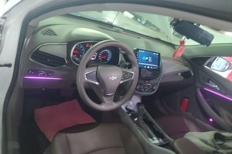 Used Chevrolet Malibu XL 2018 530T Automatic Luxury Edition Center Console