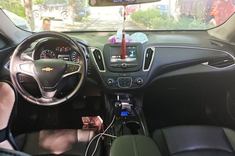 Used Chevrolet Malibu XL 2018 530T Automatic RuiChi Edition Center Console