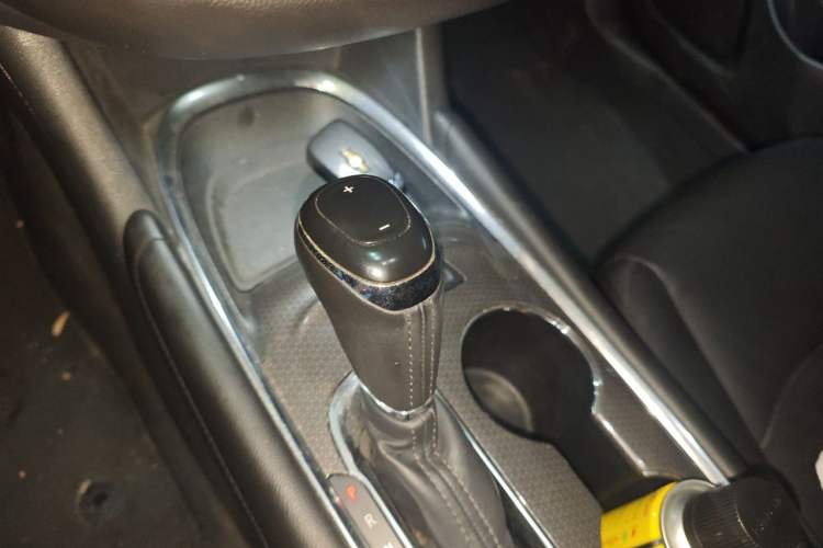 Used Chevrolet Malibu XL 2018 530T Automatic Ruiyi Edition Gear Lever