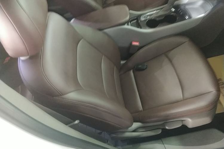 Used Chevrolet Malibu XL 2018 530T Automatic Luxury Edition Right Front Seat