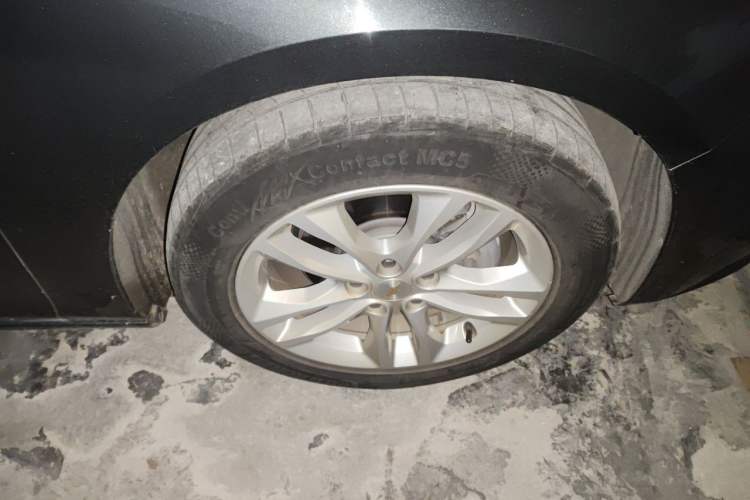 Used Chevrolet Malibu XL 2018 530T Automatic RuiChi Edition Right Front Wheel Hub