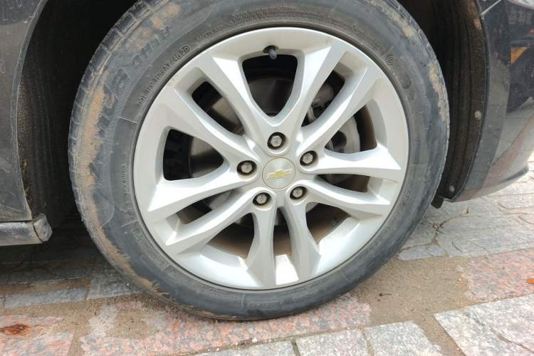 Used Chevrolet Malibu XL 2018 530T Automatic RuiChi Edition Right Front Wheel Hub
