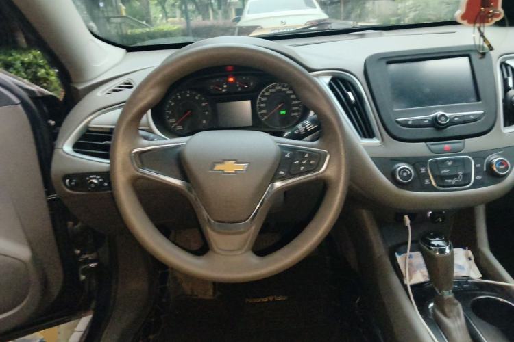 Used Chevrolet Malibu XL 2018 530T Automatic Luxury Edition Steering Wheel