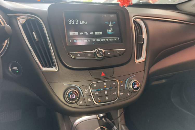 Used Chevrolet Malibu XL 2018 530T Automatic RuiChi Edition Audio And AC Panel