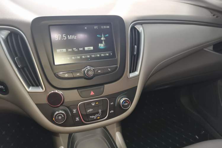 Used Chevrolet Malibu XL 2018 530T Automatic Luxury Edition Audio And AC Panel