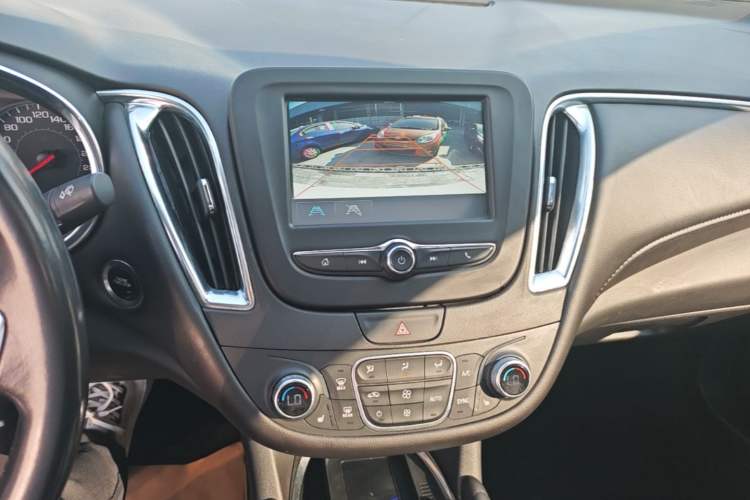 Used Chevrolet Malibu XL 2018 530T Automatic RuiChi Edition Audio And AC Panel