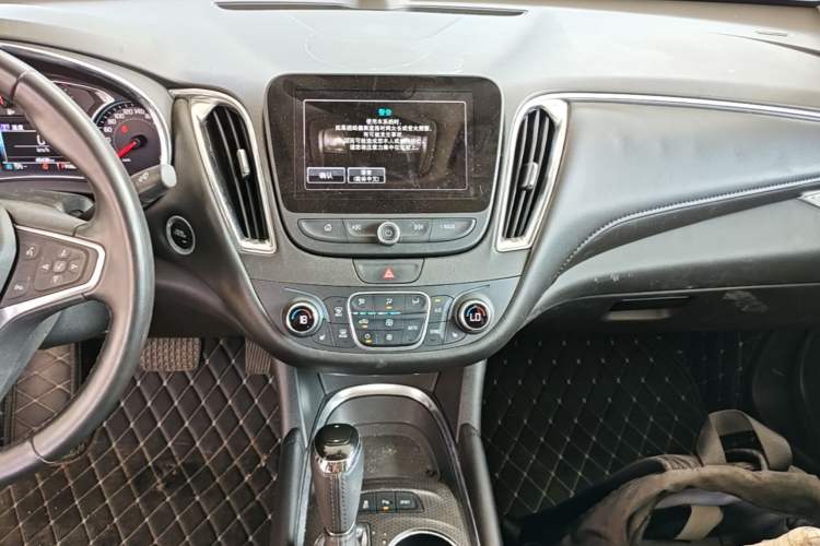 Used Chevrolet Malibu XL 2018 530T Automatic Ruiyi Edition Audio And AC Panel