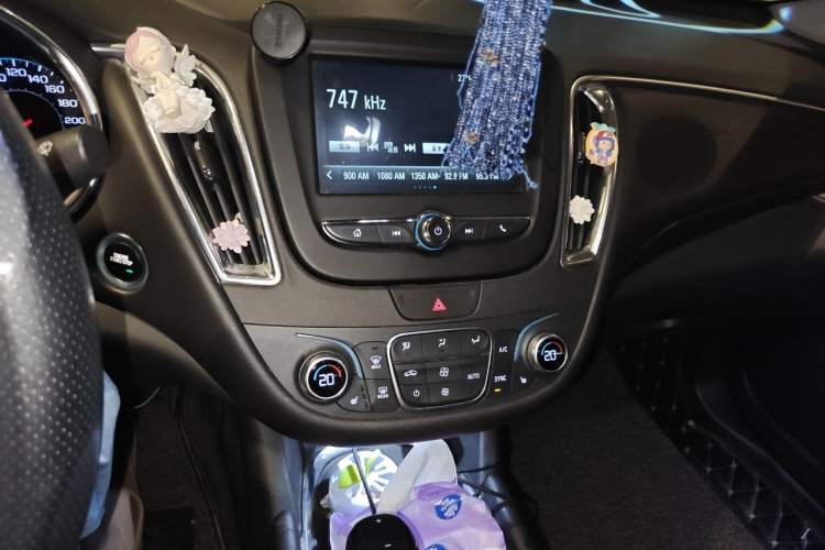 Used Chevrolet Malibu XL 2018 530T Automatic RuiChi Edition Audio And AC Panel
