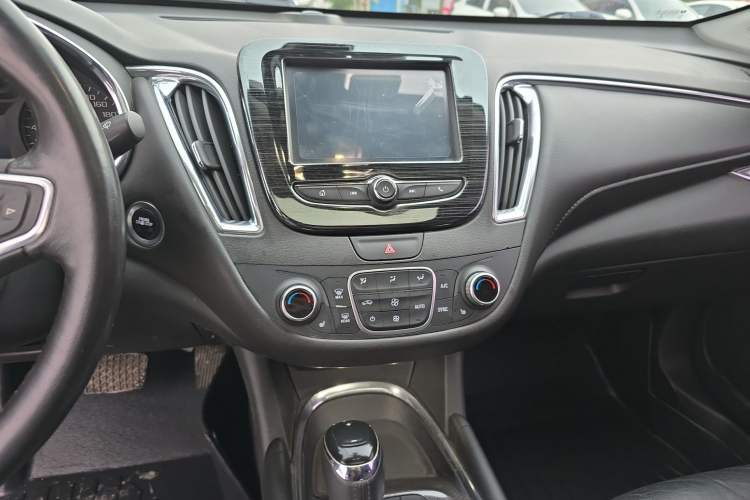 Used Chevrolet Malibu XL 2018 530T Automatic RuiChi Edition Audio And AC Panel