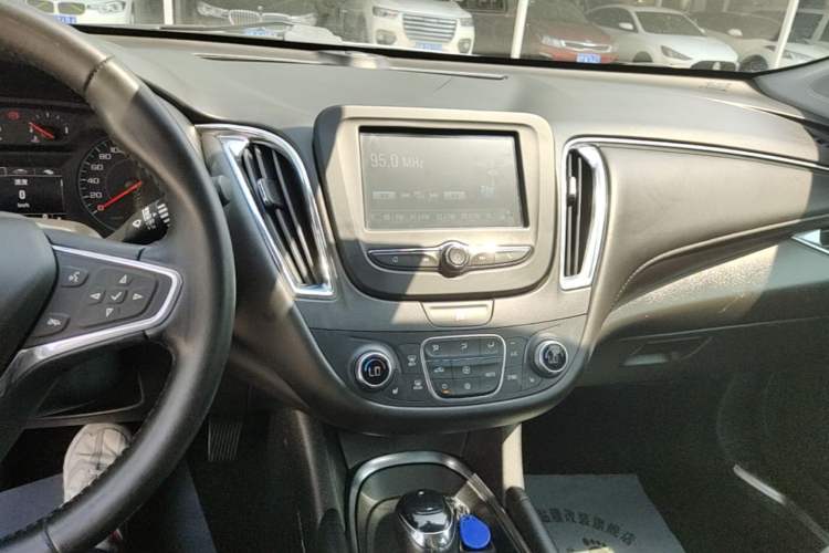 Used Chevrolet Malibu XL 2018 530T Automatic RuiChi Edition Audio And AC Panel