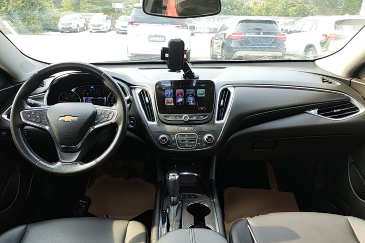 Used Chevrolet Malibu XL 2018 530T Automatic Ruiyi Edition Center Console