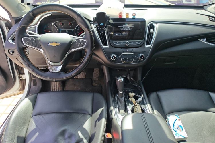 Used Chevrolet Malibu XL 2018 530T Automatic Ruiyi Edition Center Console