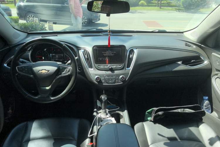 Used Chevrolet Malibu XL 2018 530T Automatic Ruiyi Edition Center Console
