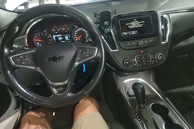 Used Chevrolet Malibu XL 2018 530T Automatic Ruiyi Edition Center Console