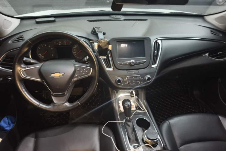 Used Chevrolet Malibu XL 2018 530T Automatic RuiChi Edition Center Console