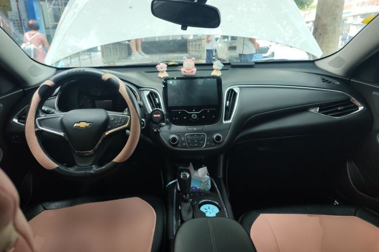 Used Chevrolet Malibu XL 2018 530T Automatic RuiChi Edition Center Console