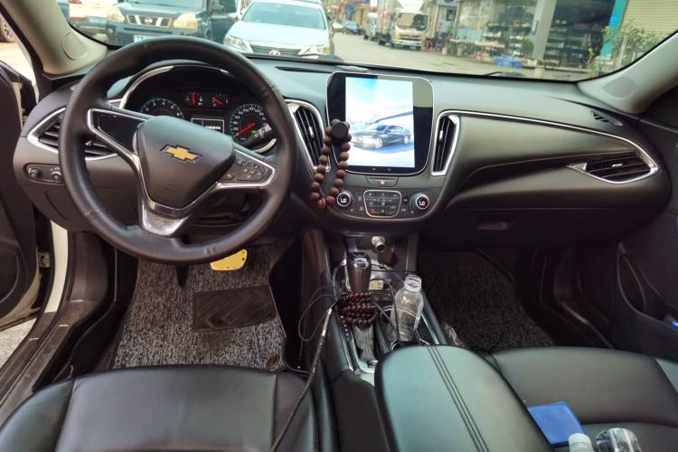 Used Chevrolet Malibu XL 2018 530T Automatic RuiChi Edition Center Console