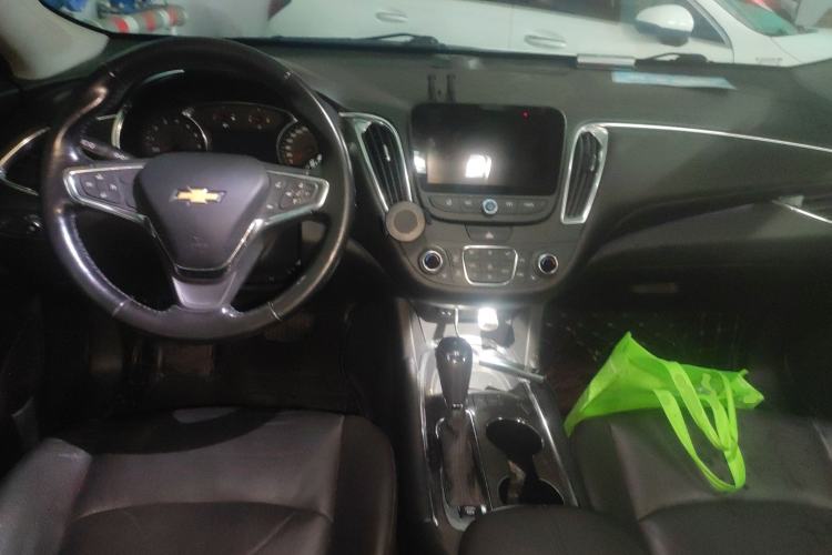 Used Chevrolet Malibu XL 2018 530T Automatic Ruiyi Edition Center Console