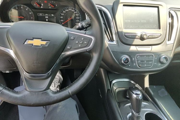 Used Chevrolet Malibu XL 2018 530T Automatic RuiChi Edition Center Console