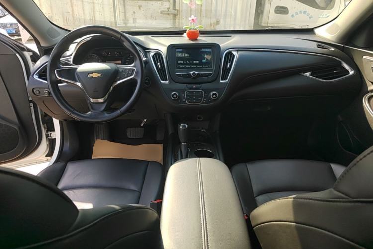 Used Chevrolet Malibu XL 2018 530T Automatic RuiChi Edition Center Console