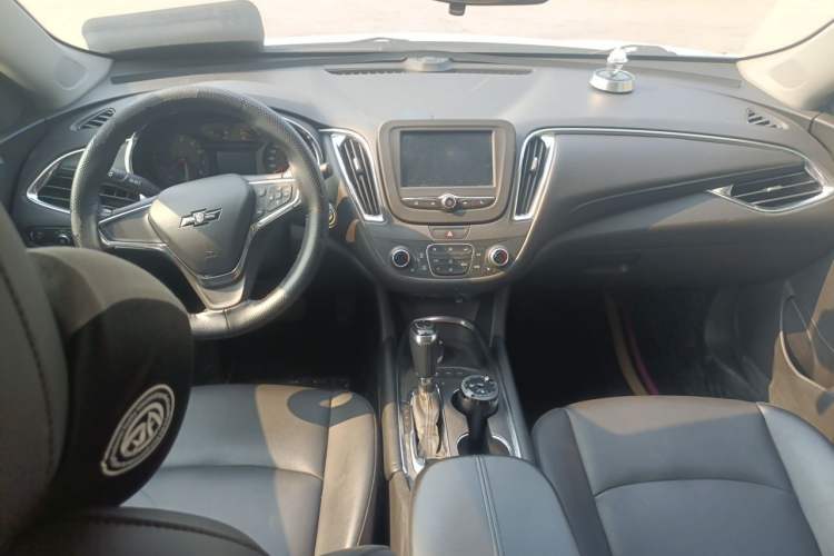 Used Chevrolet Malibu XL 2018 530T Automatic RuiChi Edition Center Console