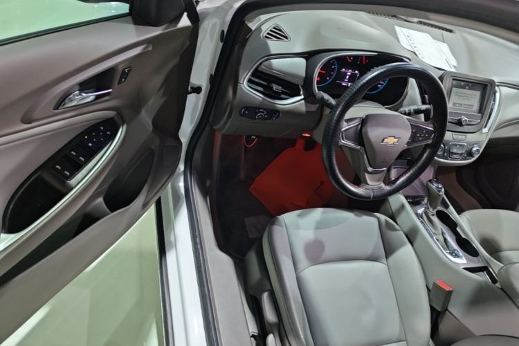 Used Chevrolet Malibu XL 2018 530T Automatic Luxury Edition Driver Seat