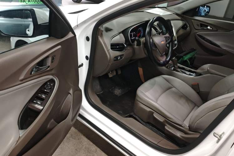 Used Chevrolet Malibu XL 2018 530T Automatic Luxury Edition Driver Seat