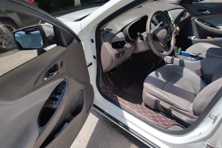 Used Chevrolet Malibu XL 2018 530T Automatic Luxury Edition Driver Seat