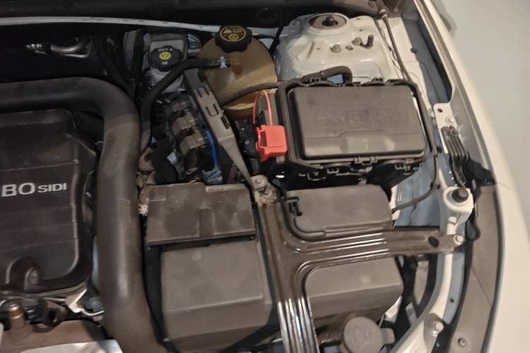 Used Chevrolet Malibu XL 2018 530T Automatic RuiChi Edition Engine Bay Left