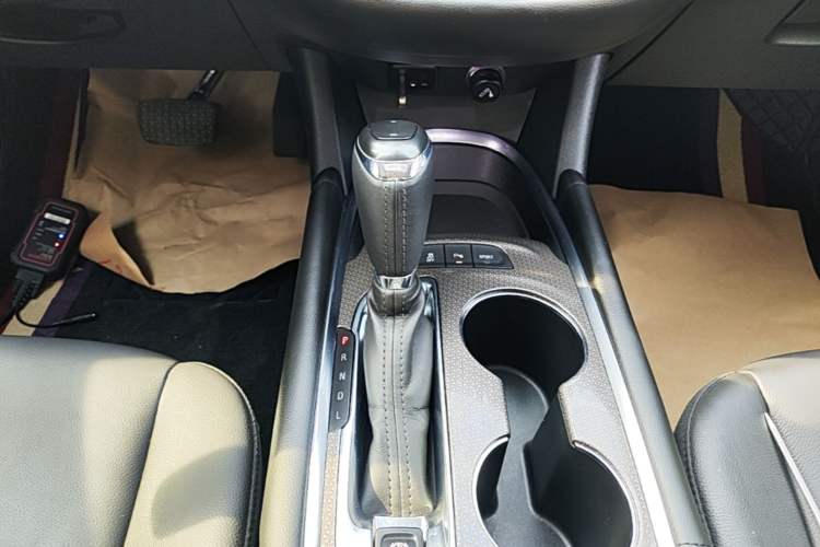 Used Chevrolet Malibu XL 2018 530T Automatic Ruiyi Edition Gear Lever