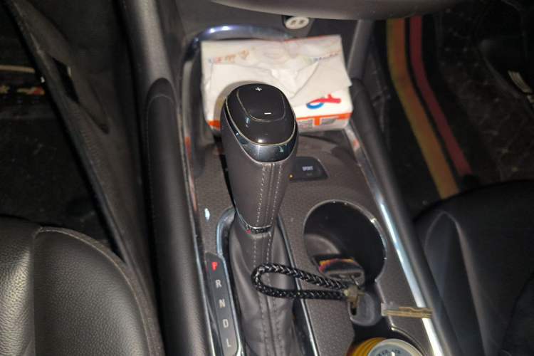 Used Chevrolet Malibu XL 2018 530T Automatic Ruiyi Edition Gear Lever