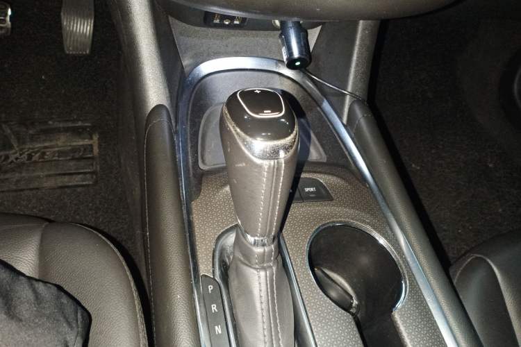 Used Chevrolet Malibu XL 2018 530T Automatic Ruiyi Edition Gear Lever