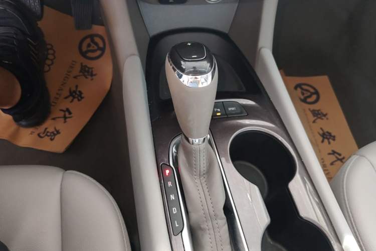 Used Chevrolet Malibu XL 2018 530T Automatic Luxury Edition Gear Lever
