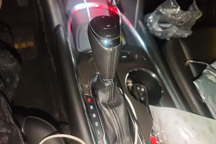 Used Chevrolet Malibu XL 2018 530T Automatic Ruiyi Edition Gear Lever