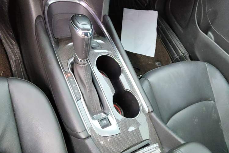 Used Chevrolet Malibu XL 2018 530T Automatic Ruiyi Edition Gear Lever