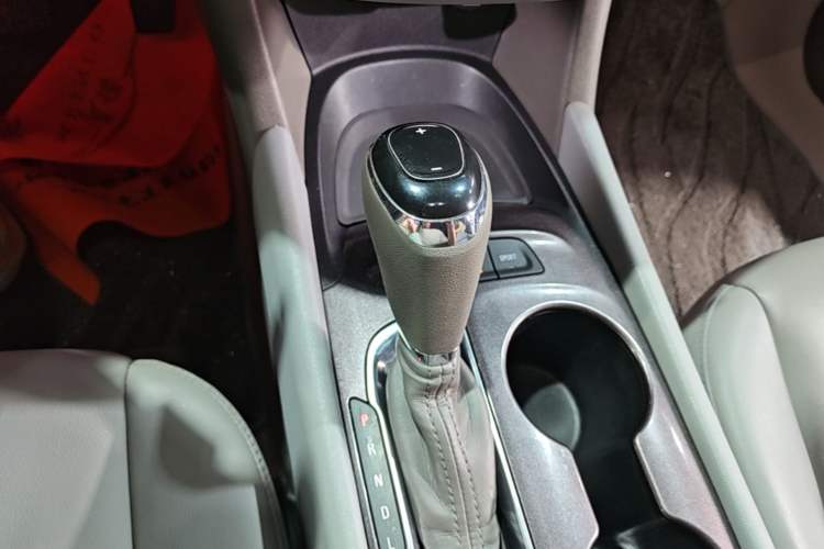Used Chevrolet Malibu XL 2018 530T Automatic Luxury Edition Gear Lever