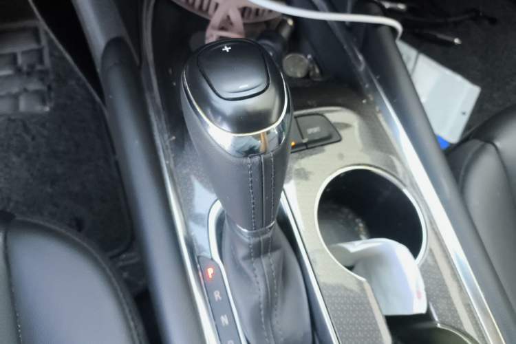 Used Chevrolet Malibu XL 2018 530T Automatic RuiChi Edition Gear Lever
