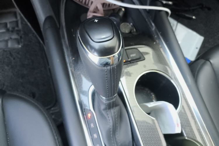 Used Chevrolet Malibu XL 2018 530T Automatic RuiChi Edition Gear Lever