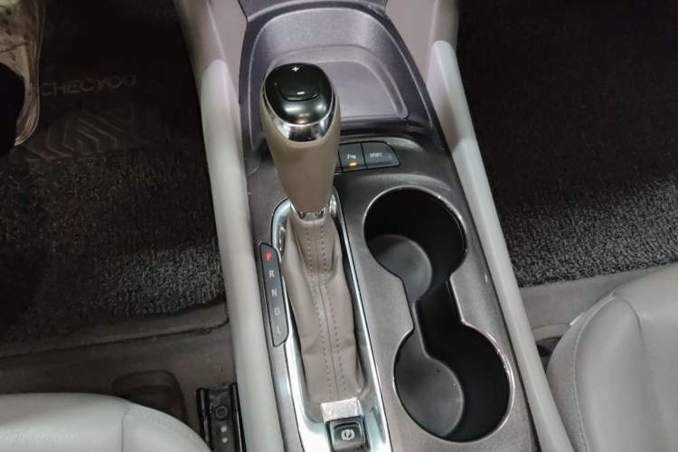 Used Chevrolet Malibu XL 2018 530T Automatic Luxury Edition Gear Lever