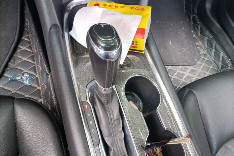 Used Chevrolet Malibu XL 2018 530T Automatic RuiChi Edition Gear Lever