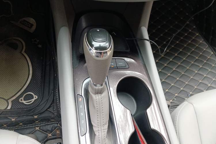Used Chevrolet Malibu XL 2018 530T Automatic Luxury Edition Gear Lever