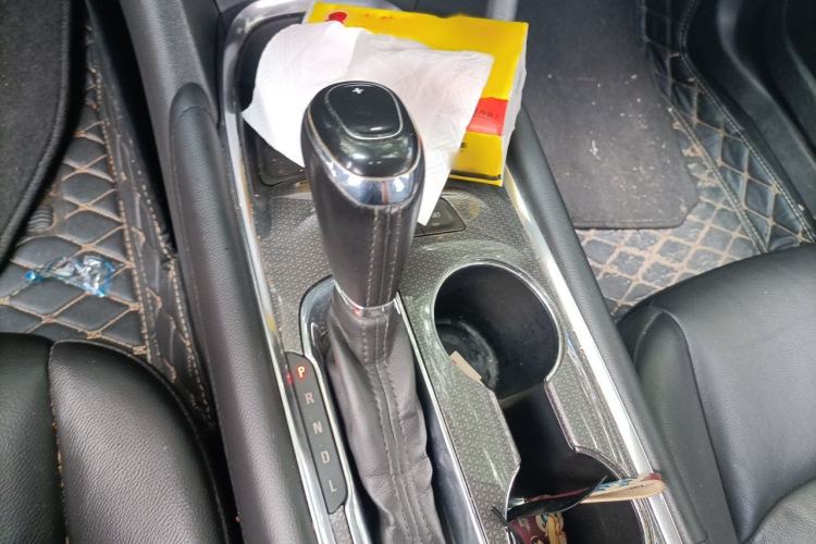 Used Chevrolet Malibu XL 2018 530T Automatic RuiChi Edition Gear Lever