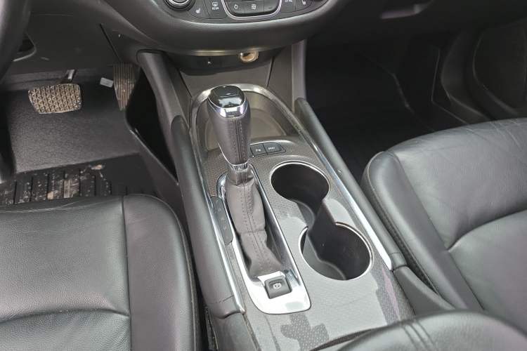 Used Chevrolet Malibu XL 2018 530T Automatic RuiChi Edition Gear Lever