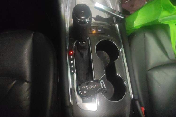 Used Chevrolet Malibu XL 2018 530T Automatic Ruiyi Edition Gear Lever